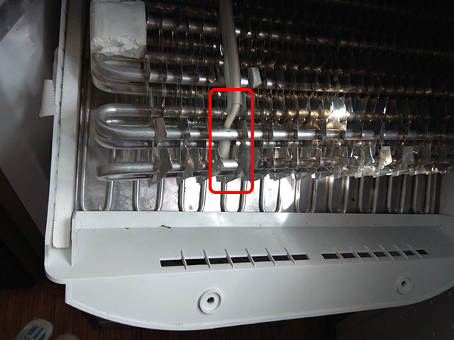 Расположение датчика испарителя холодильника Bosch